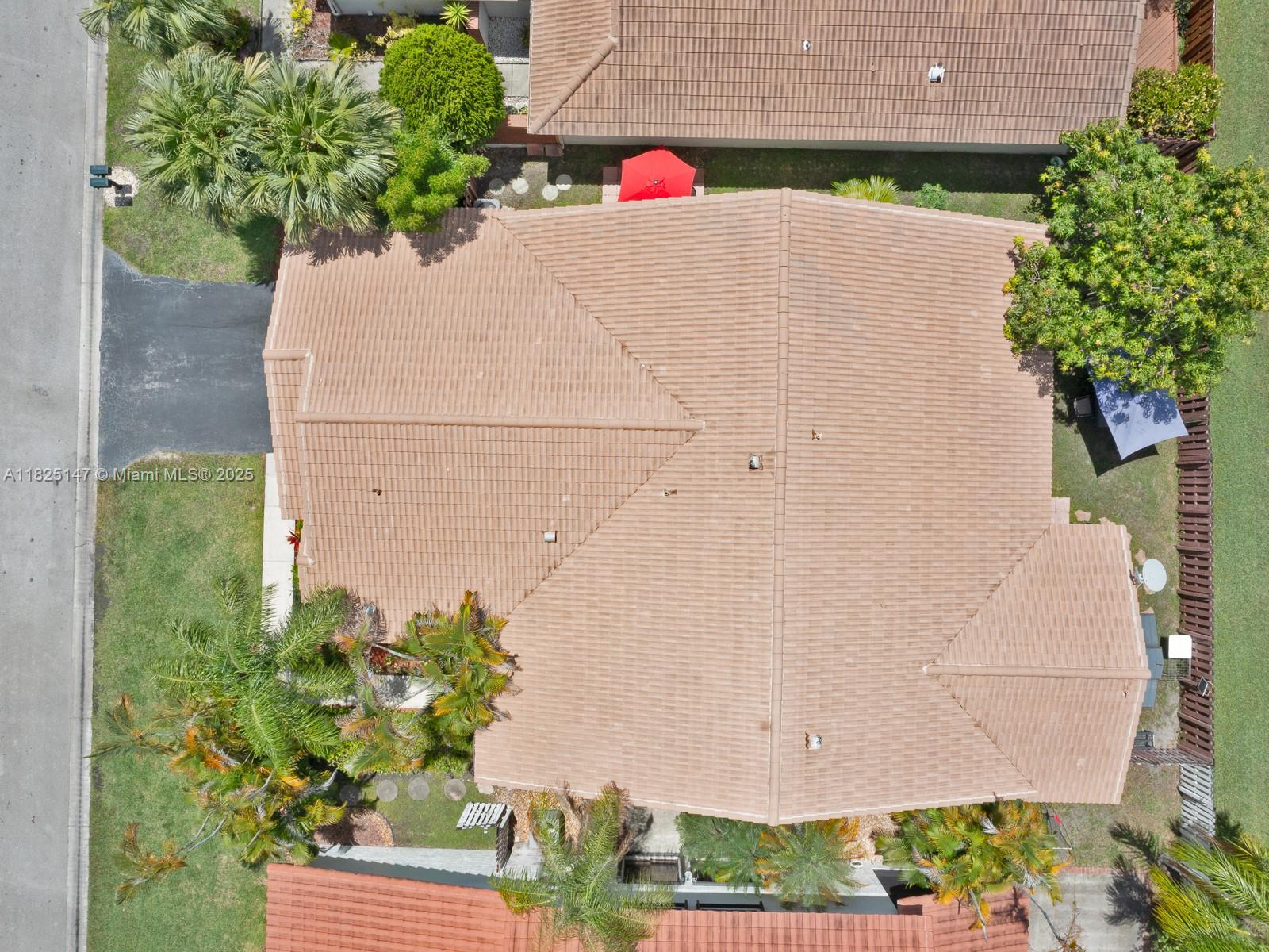 COUNTRY ISLES - Residential