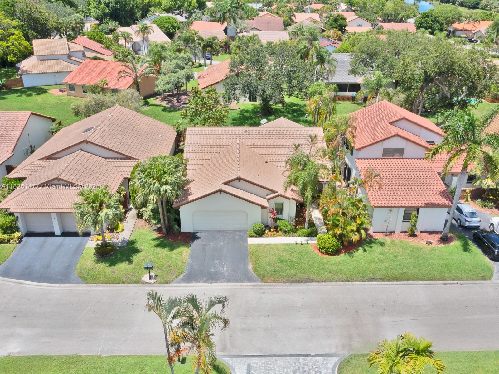 COUNTRY ISLES - Residential