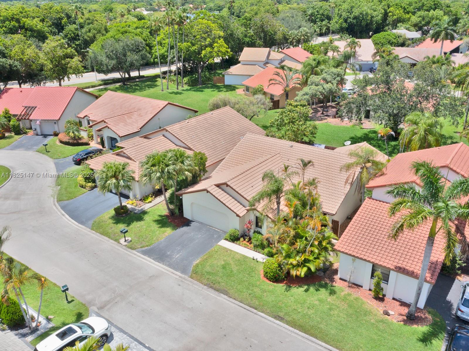 COUNTRY ISLES - Residential