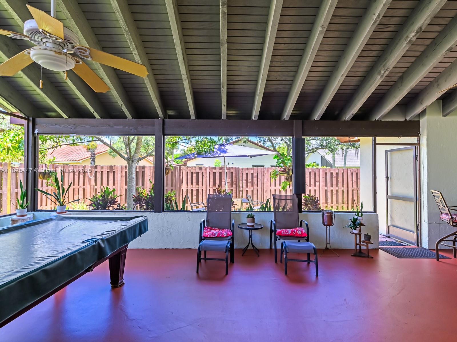 COUNTRY ISLES - Residential