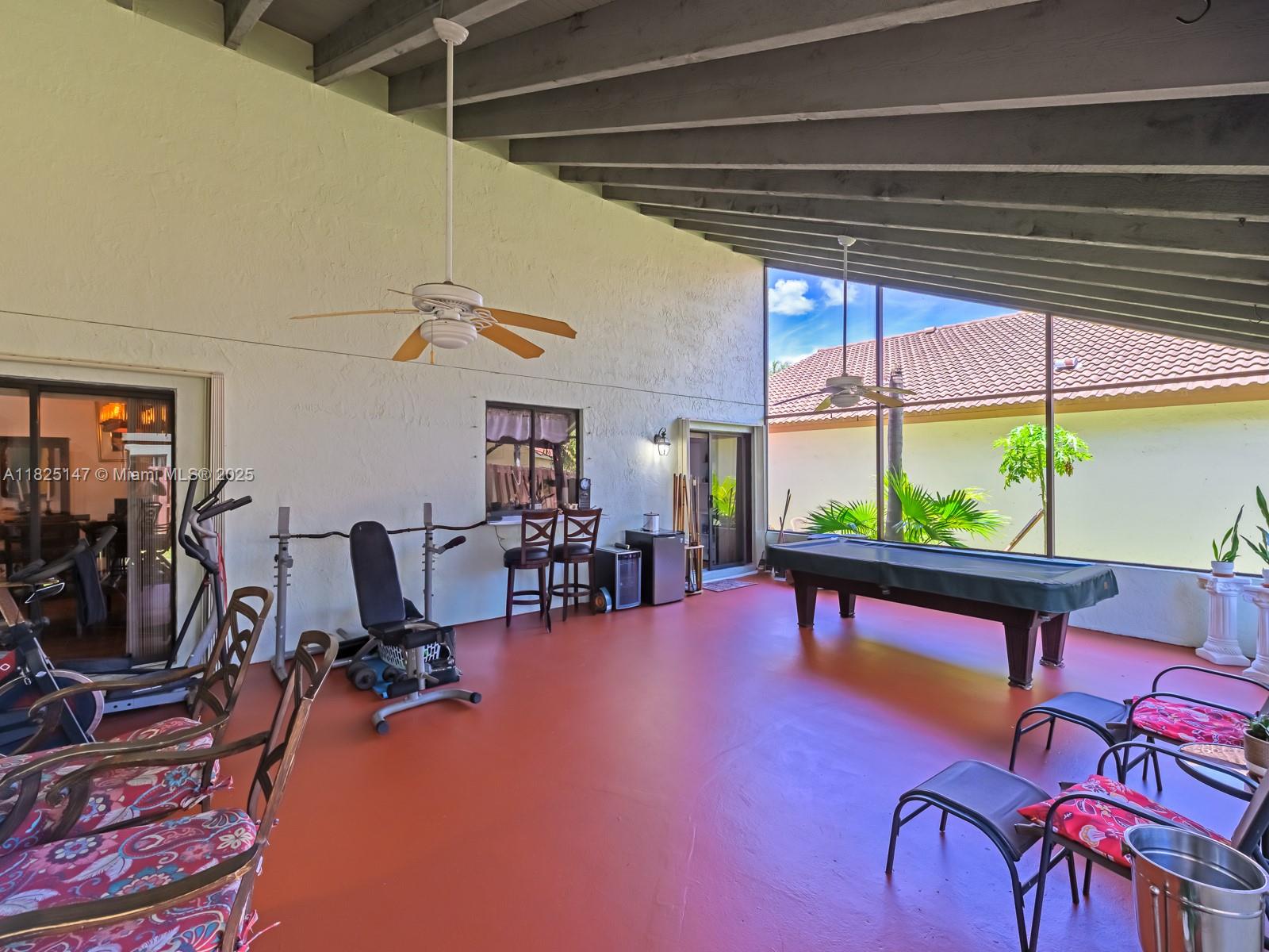 COUNTRY ISLES - Residential