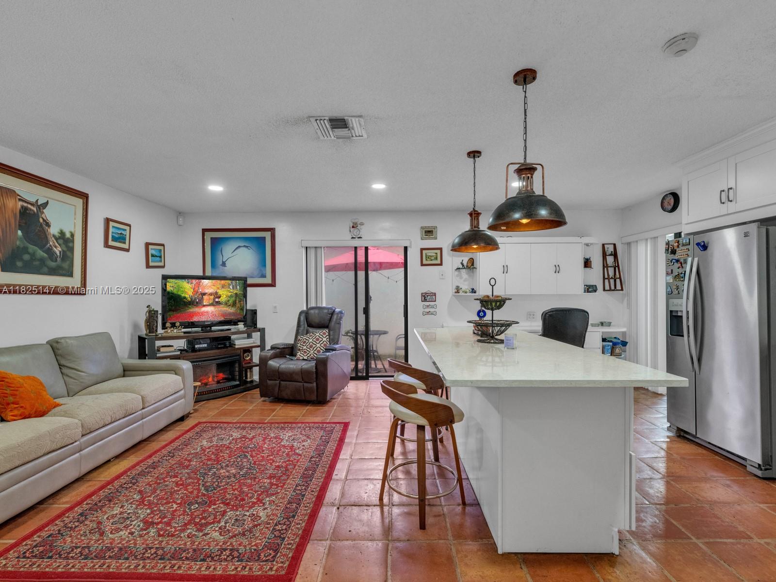 COUNTRY ISLES - Residential