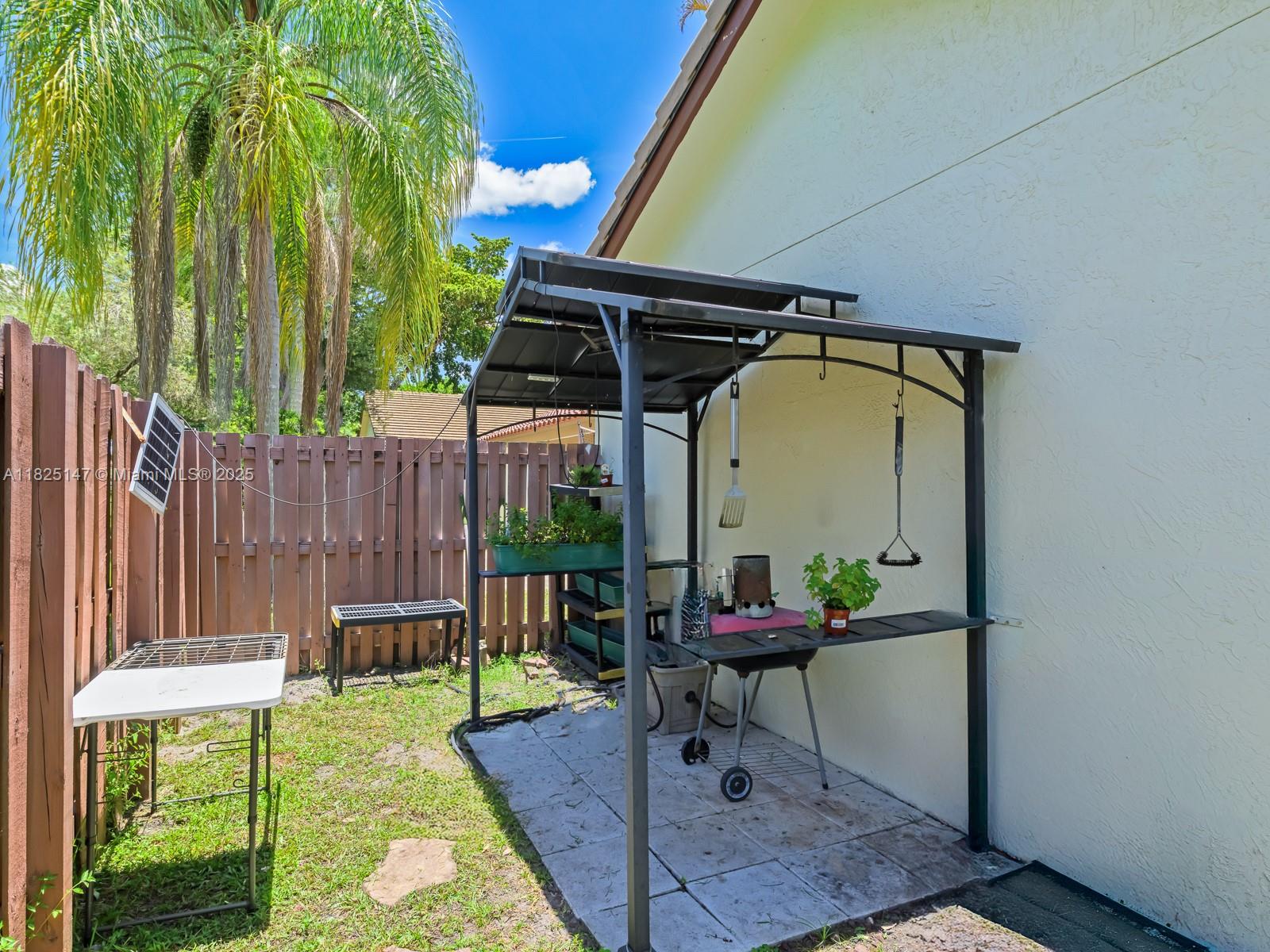 COUNTRY ISLES - Residential