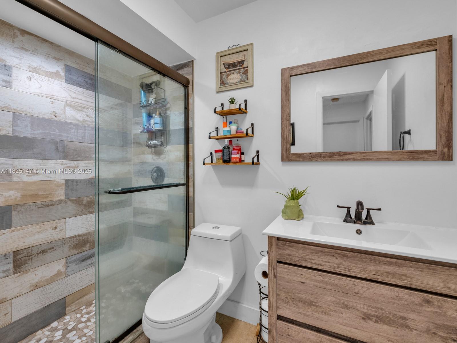 COUNTRY ISLES - Residential