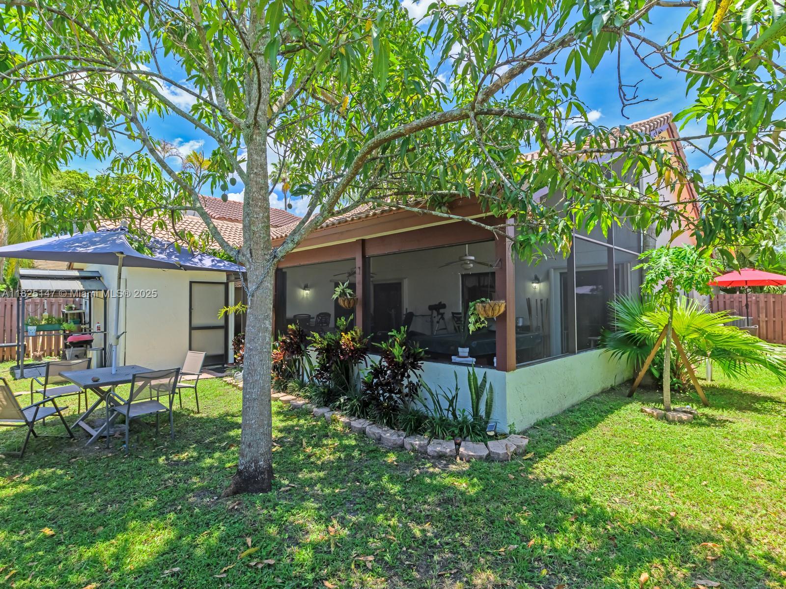 COUNTRY ISLES - Residential