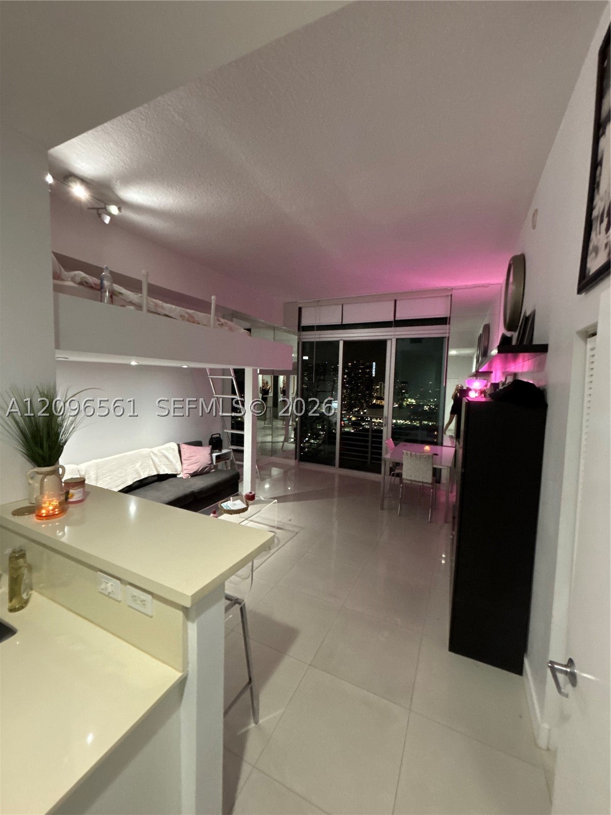335 S Biscayne Blvd LPH-06