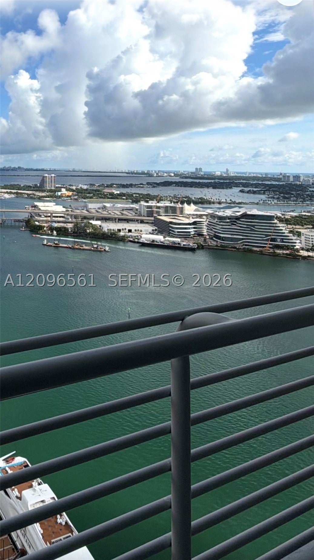 335 S Biscayne Blvd LPH-06