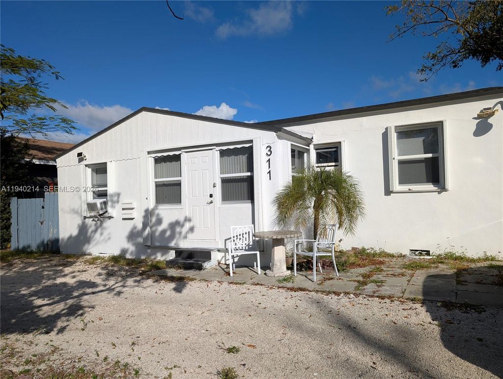 Photo of 311 SW 2nd Ave #1, Dania Beach, FL 33004 (MLS # A11940214)