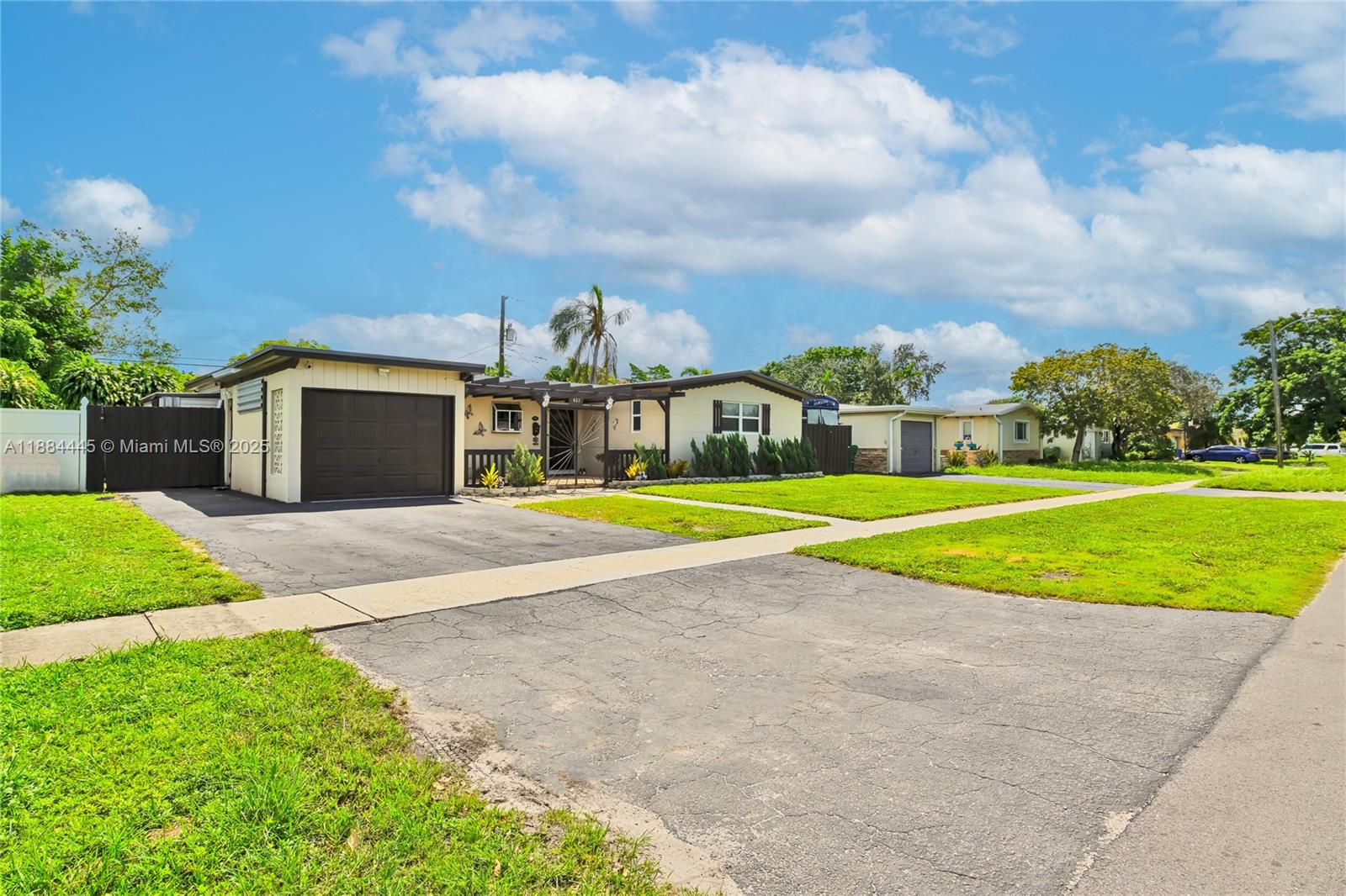 421 SW 64th Way