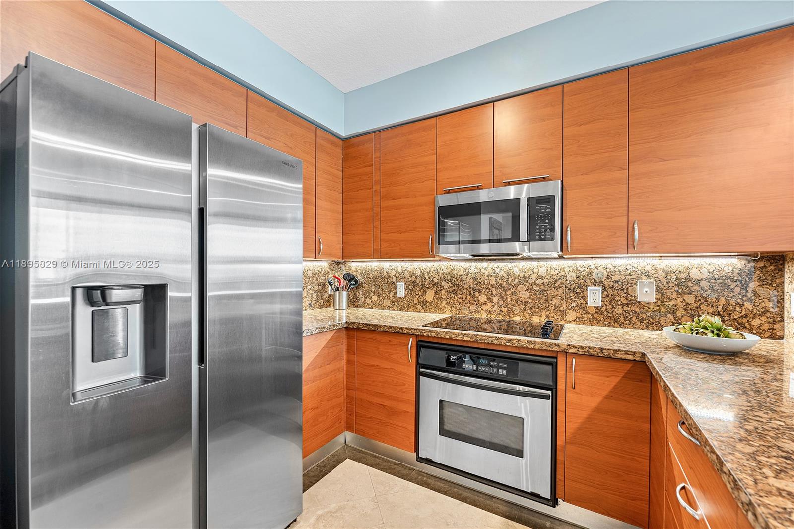 350 LAS OLAS PLACE CONDO - Residential