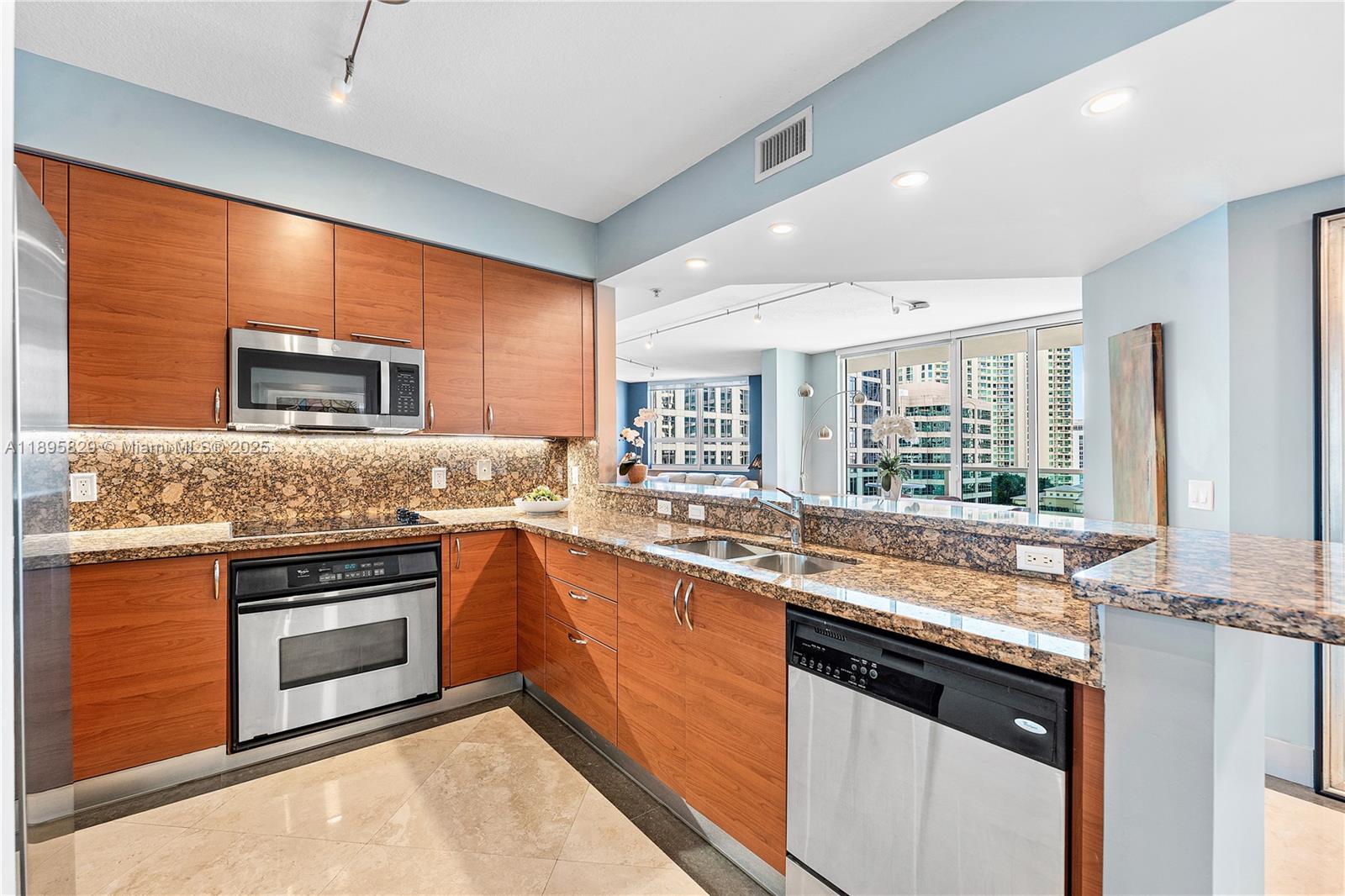 350 LAS OLAS PLACE CONDO - Residential