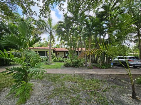 Single Family Residence in Coral Gables FL 320 San Sebastian Ave Ave.jpg