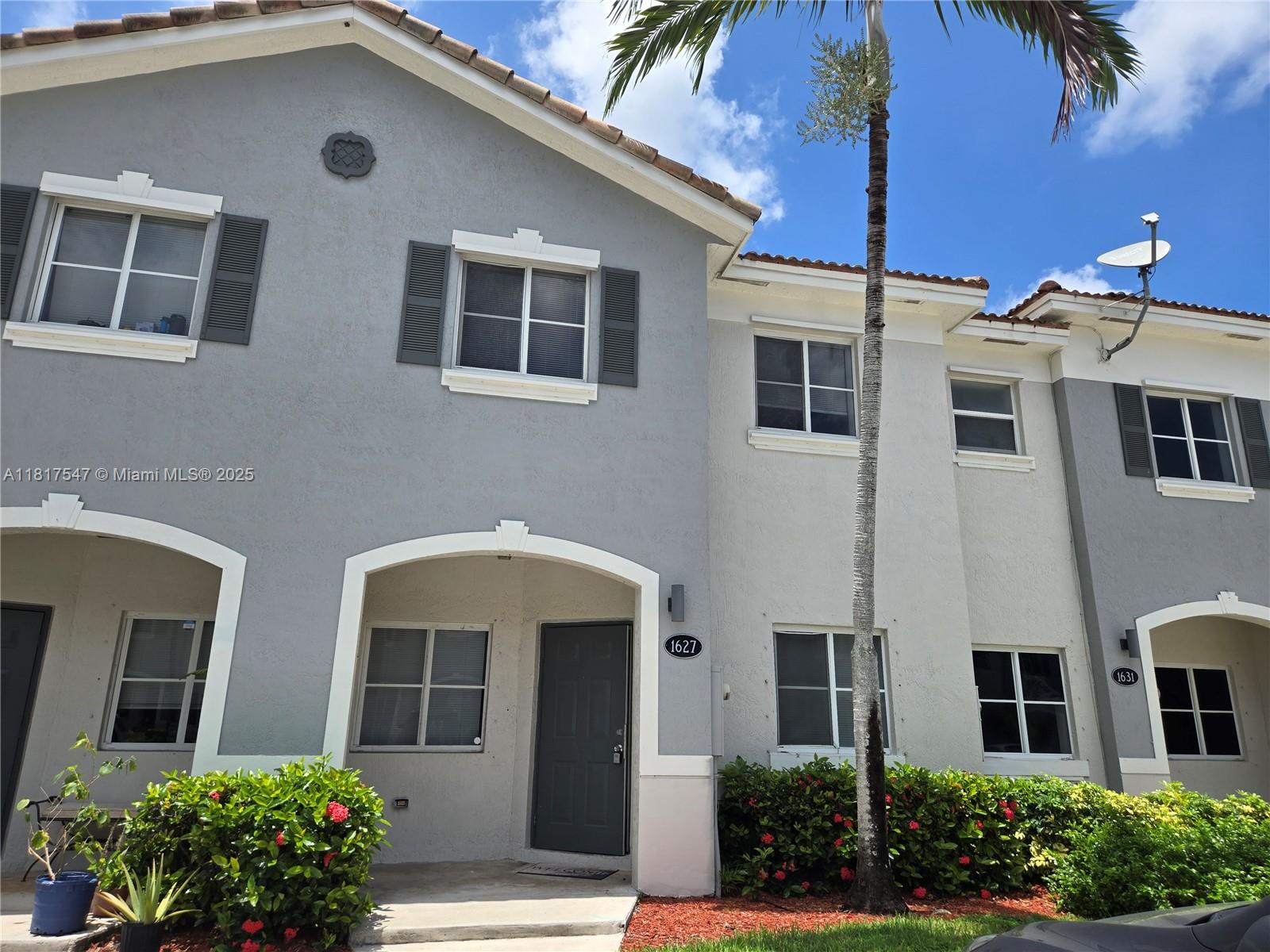 Ready to move! 3 bedrooms townhouse with extra room, fenced backyard, washer and dryer. The property has tile floor downstairs and new carpet in 2nd floor. Main bedrooms comes with a walking closet. Brand new SS stove will be installed. Gated community with pool. Easy to show.