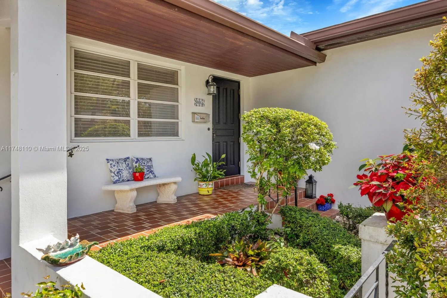 Coral Gables, Florida 33134, United States, 2 Bedrooms Bedrooms, ,2 BathroomsBathrooms,Residential,Pending,79057