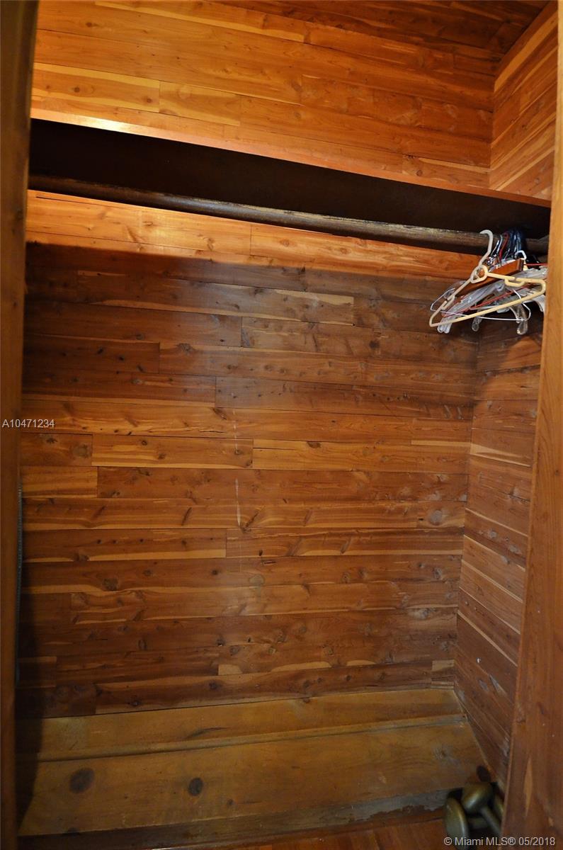 BRICKELL ESTATES - Residential