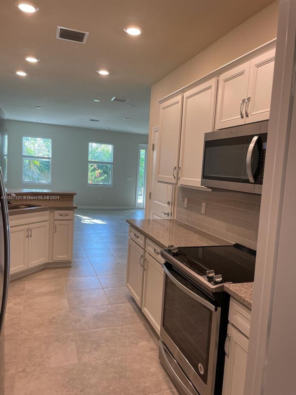 Photo of 4164 Greenway Dr, Hollywood, FL 33021 (MLS # A11527121)