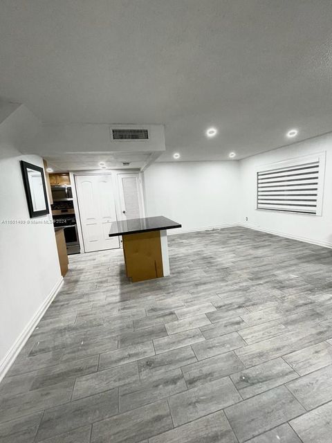 Condominium in Hialeah FL 17901 68th Ave Ave.jpg