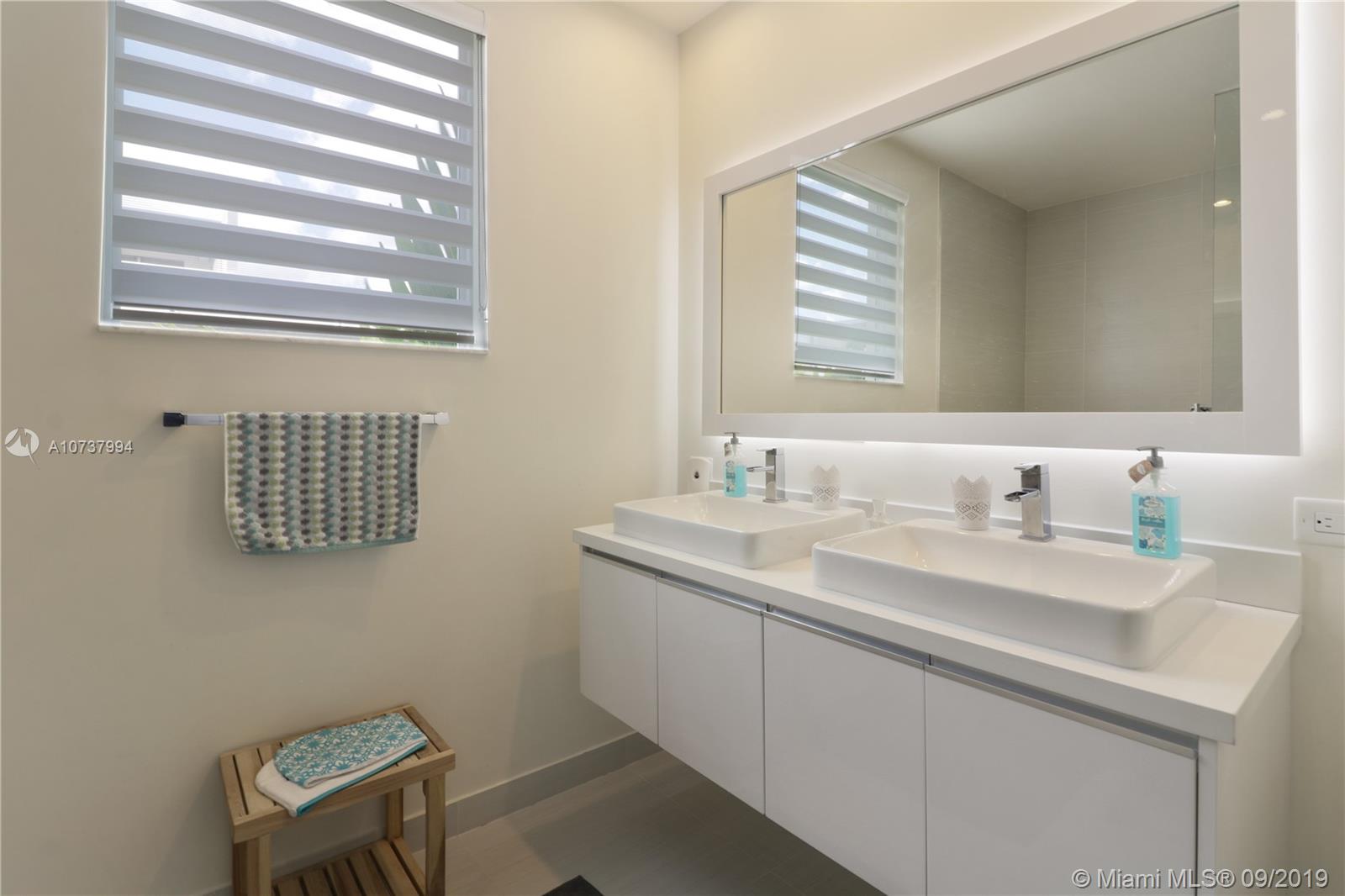 LANDMARK AT DORAL - Residential Lease