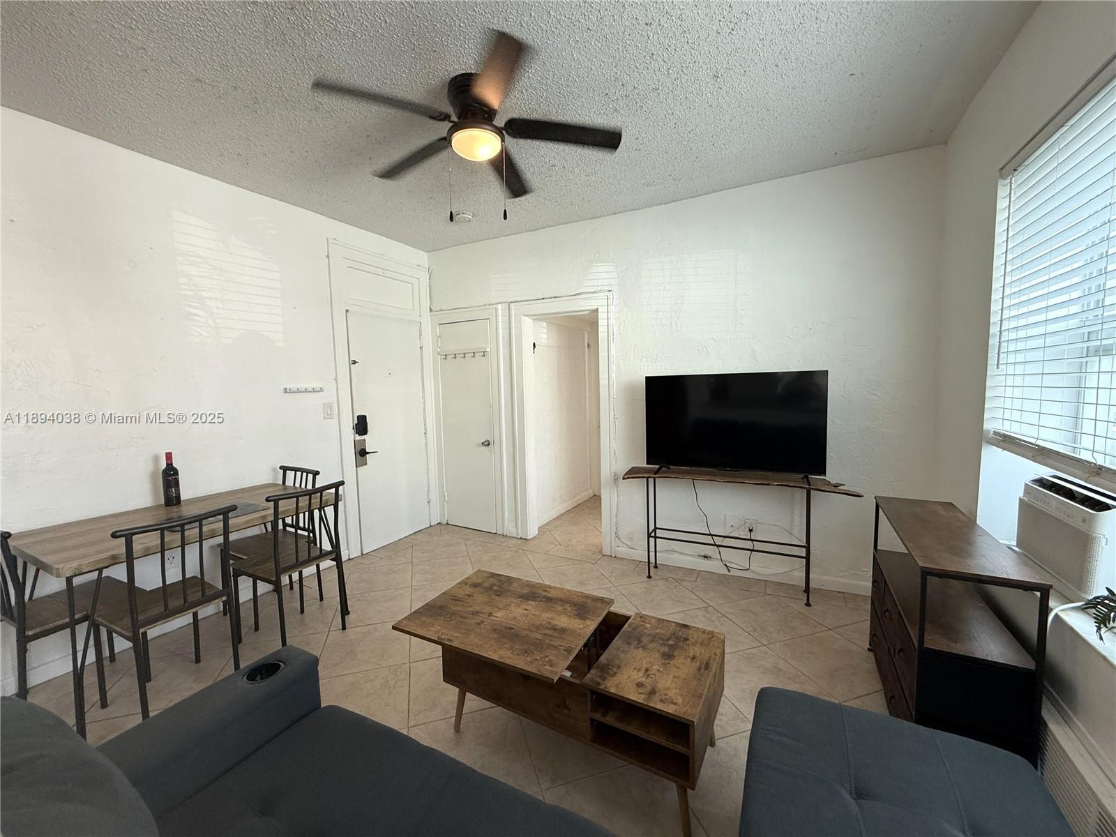 THE MICHIGAN CONDO - Residential Lease