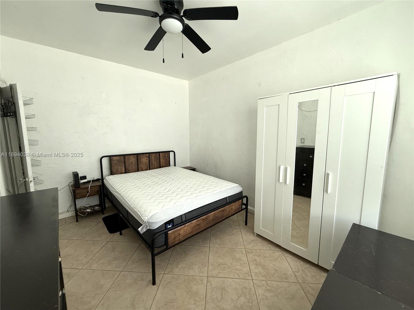 THE MICHIGAN CONDO - Residential Lease