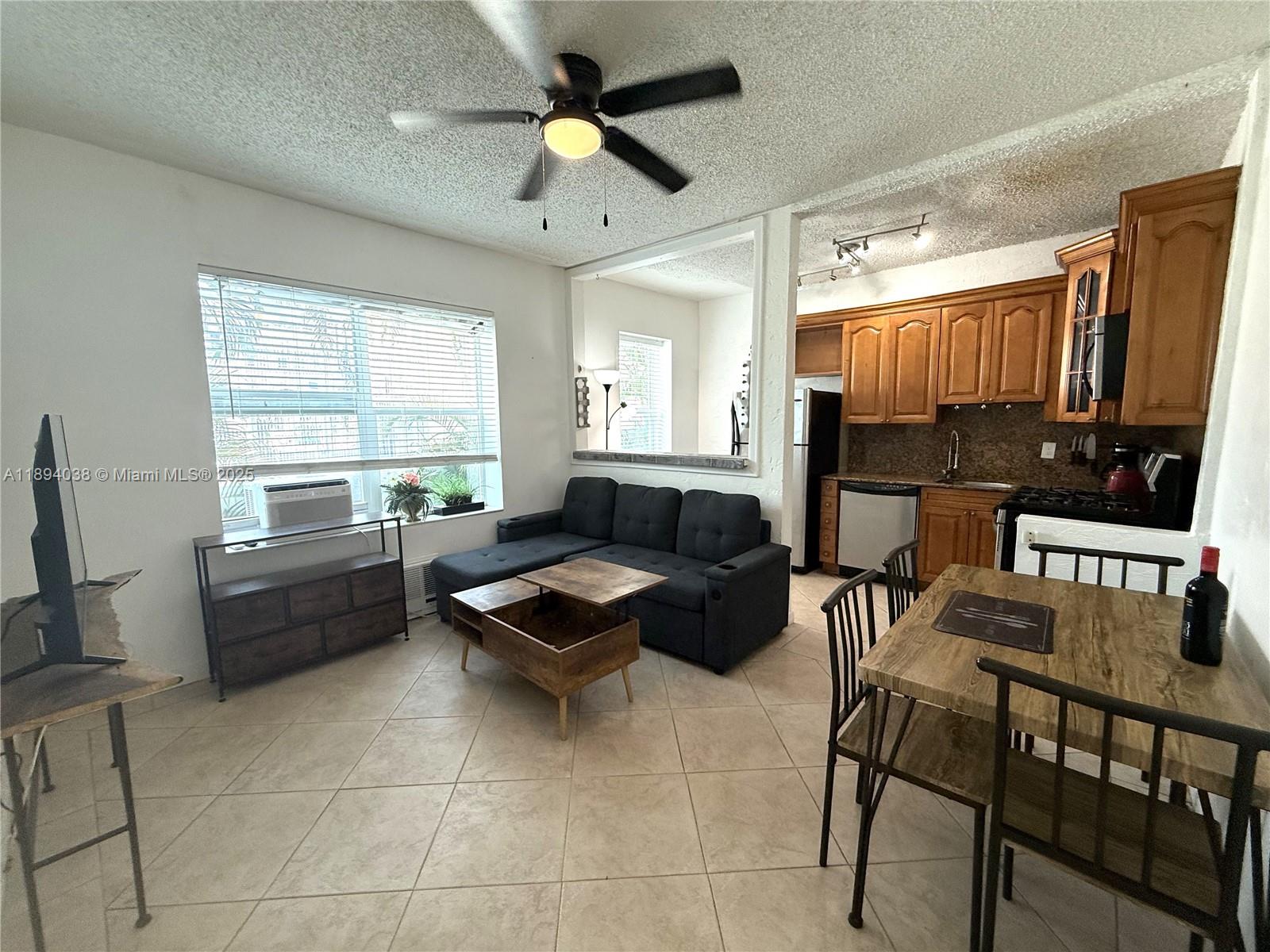 THE MICHIGAN CONDO - Residential Lease