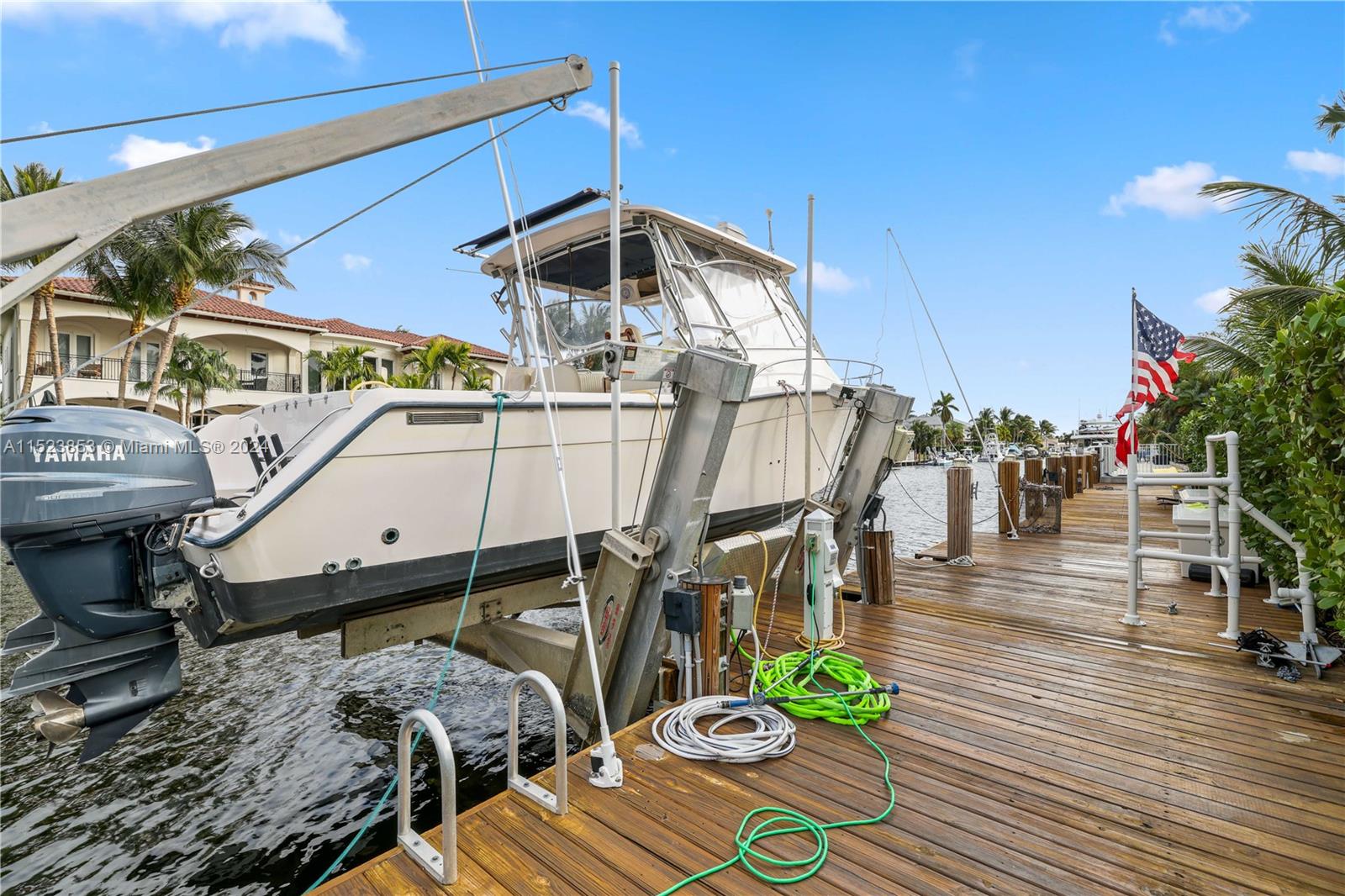 HILLSBORO ISLES - Residential