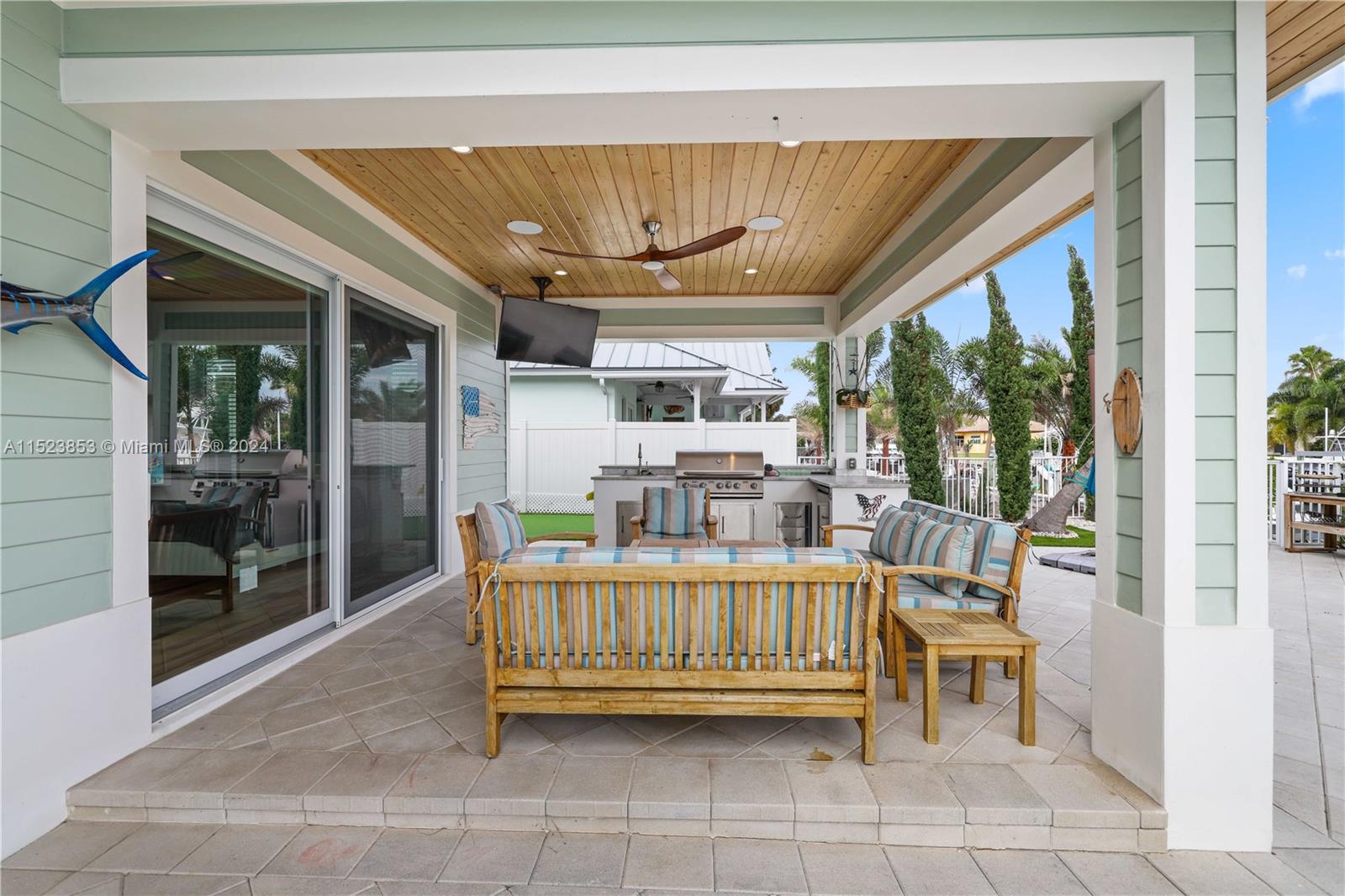 HILLSBORO ISLES - Residential