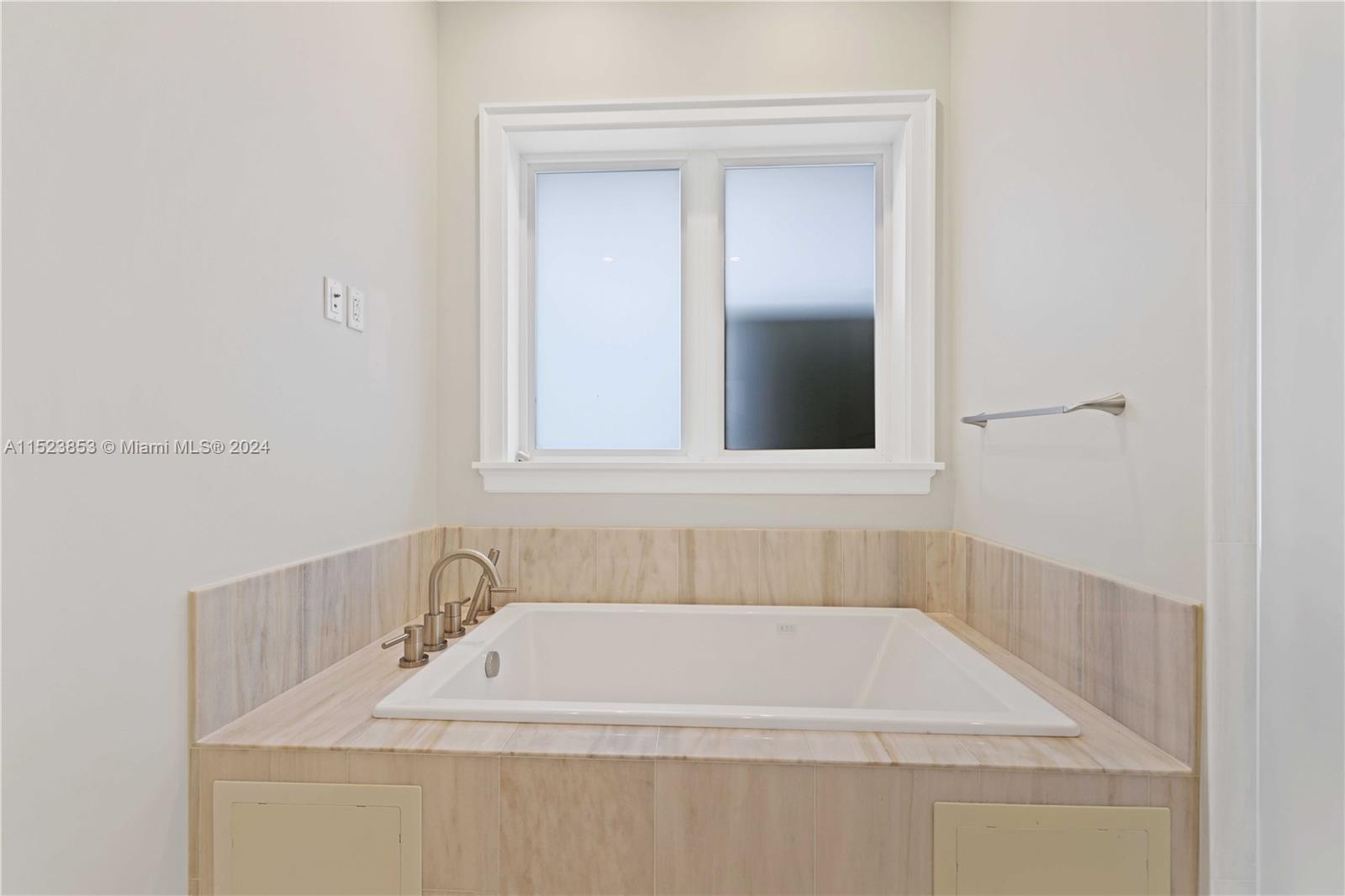 HILLSBORO ISLES - Residential