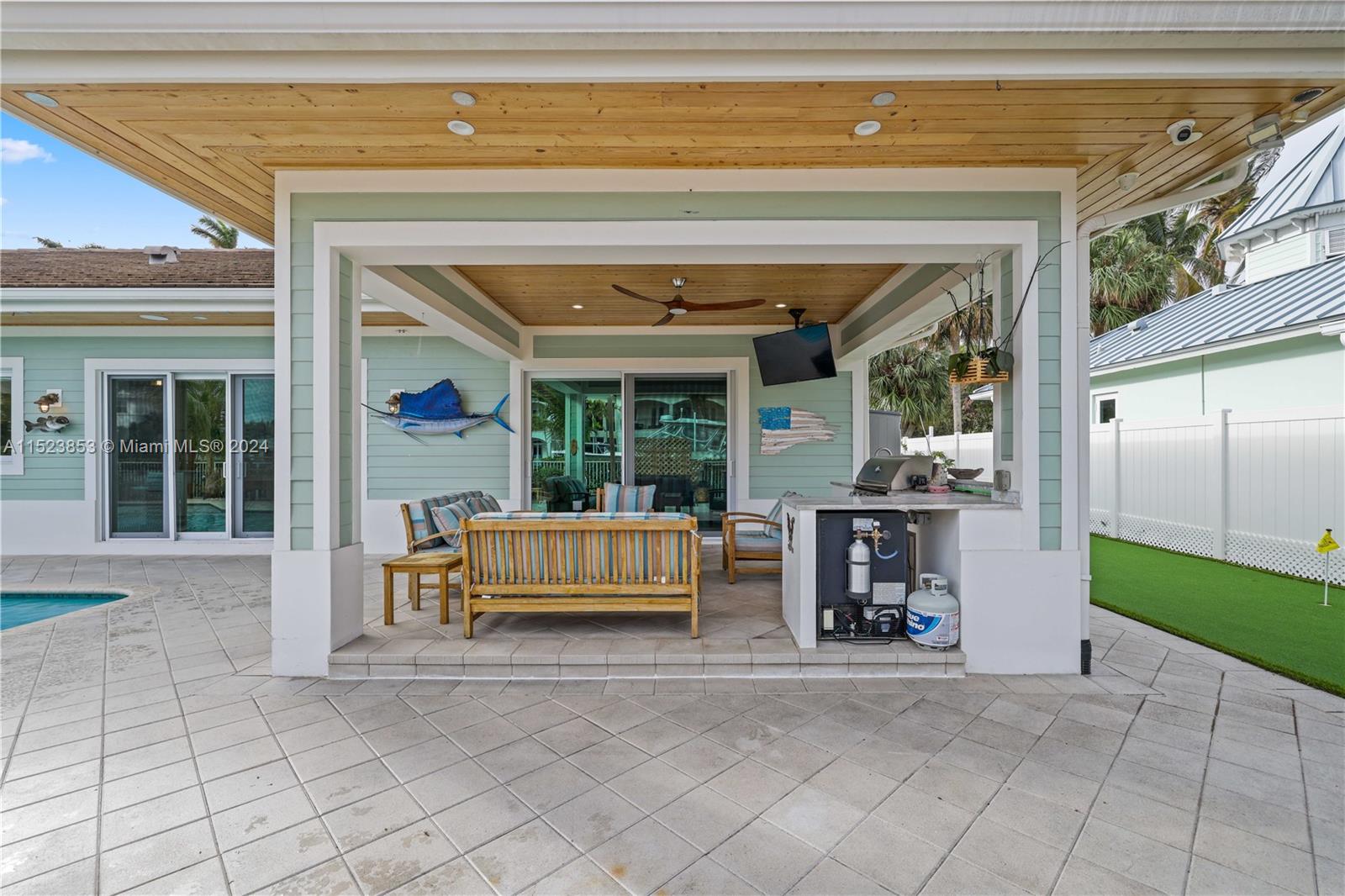 HILLSBORO ISLES - Residential