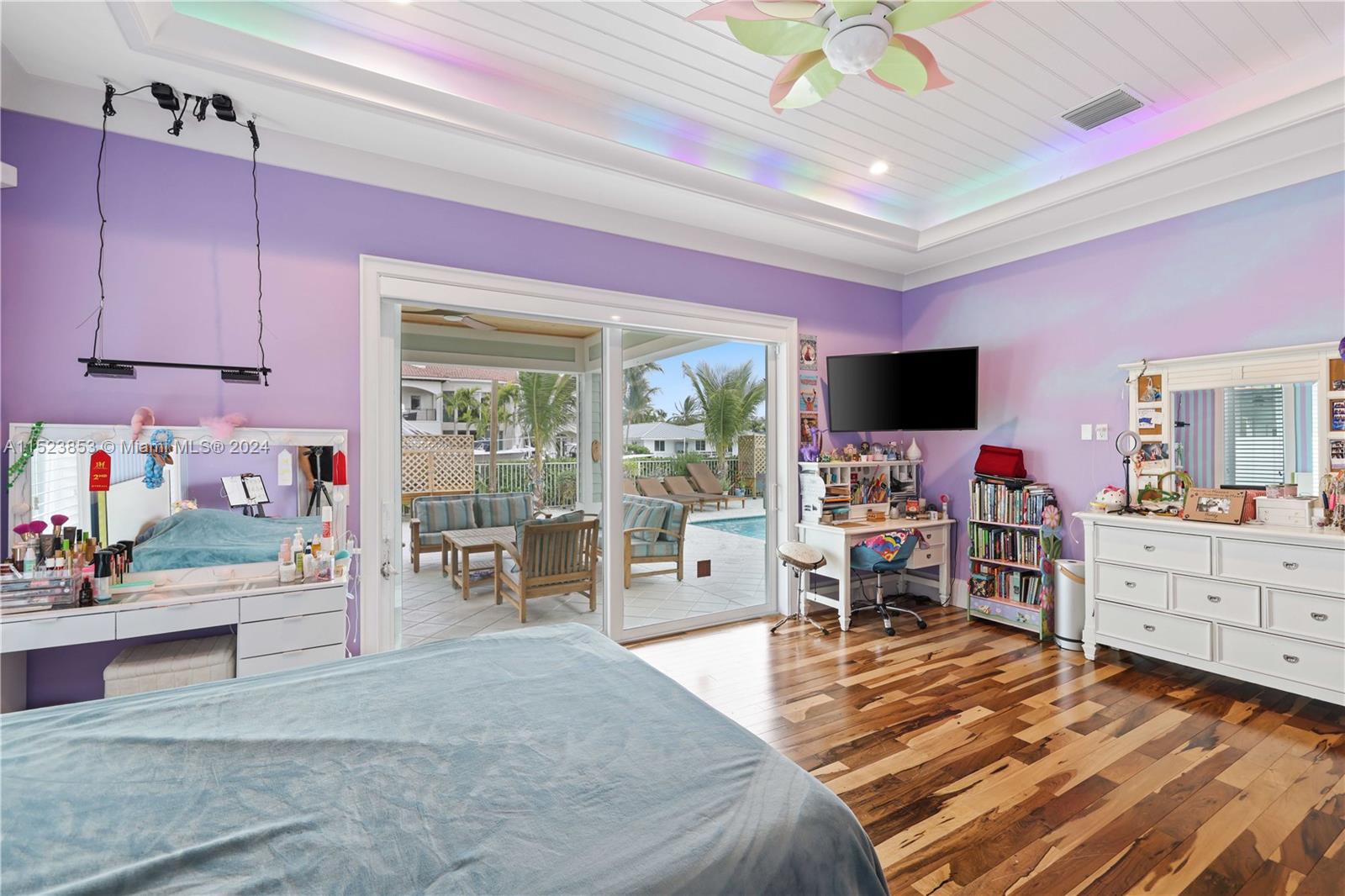 HILLSBORO ISLES - Residential