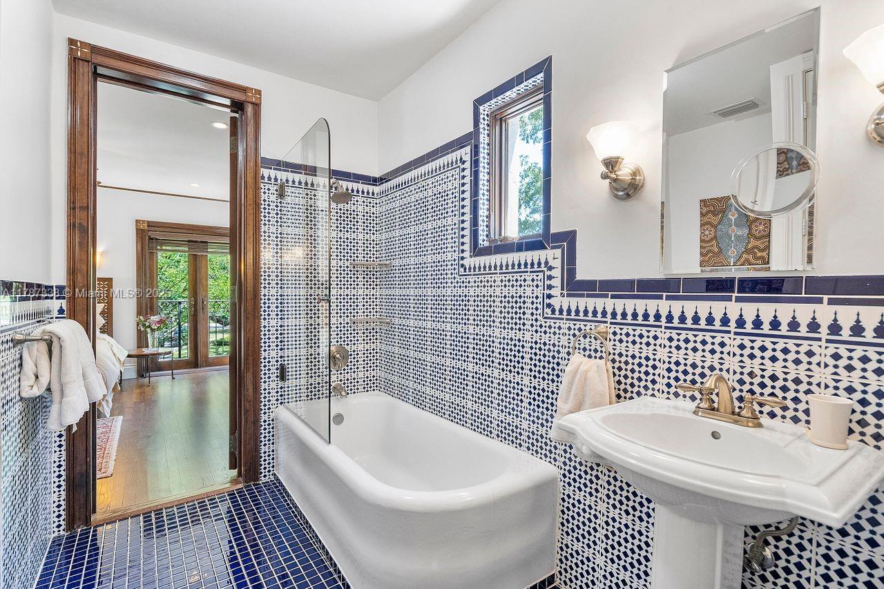 CORAL GABLES SEC A - Residential