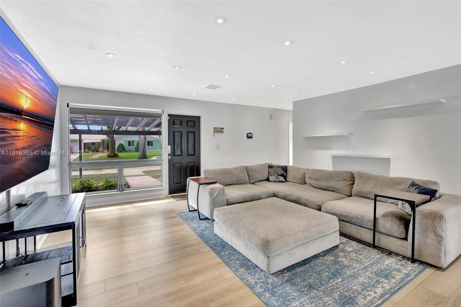 613 Garden Ct