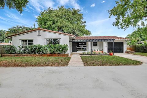 613 Garden Ct Plantation FL 33317