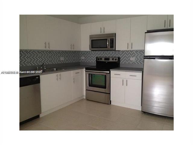 LAKEWOOD AT EMERALD HILLS - Residential Lease