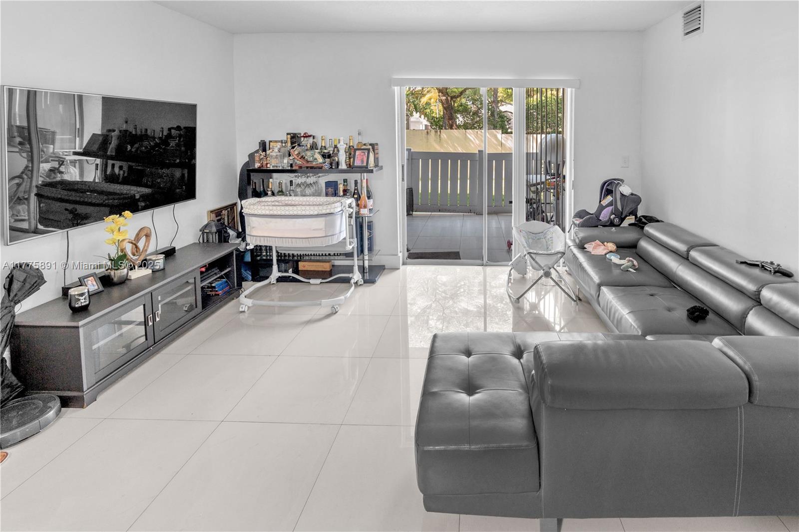18810 Nw 57th Ave 104, Hialeah, Miami-Dade County, Florida - 2 Bedrooms  
2 Bathrooms - 
