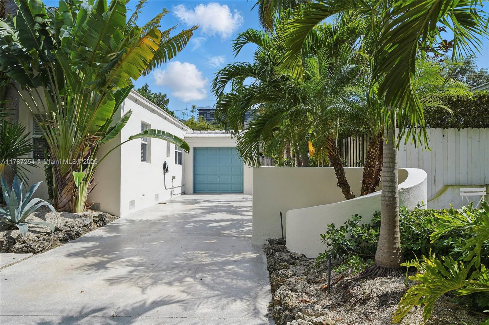 BELLE MEADE OF MIA SEC 1 - Residential