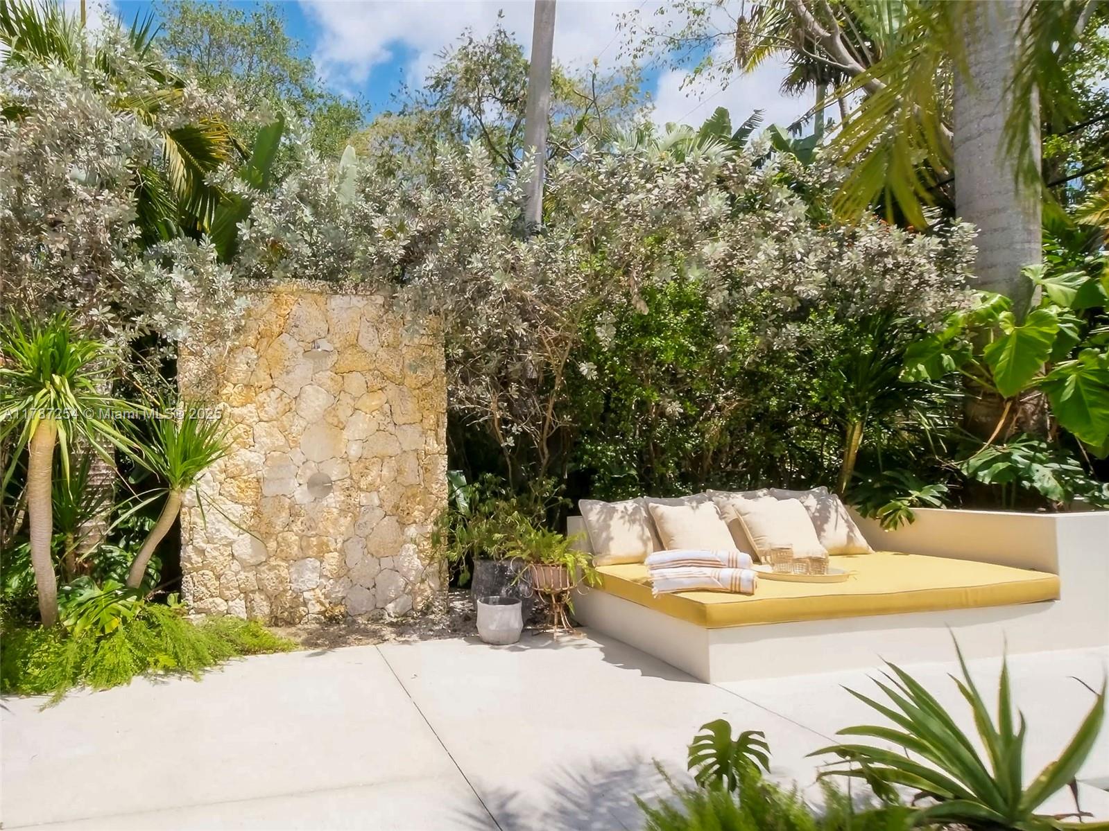 BELLE MEADE OF MIA SEC 1 - Residential