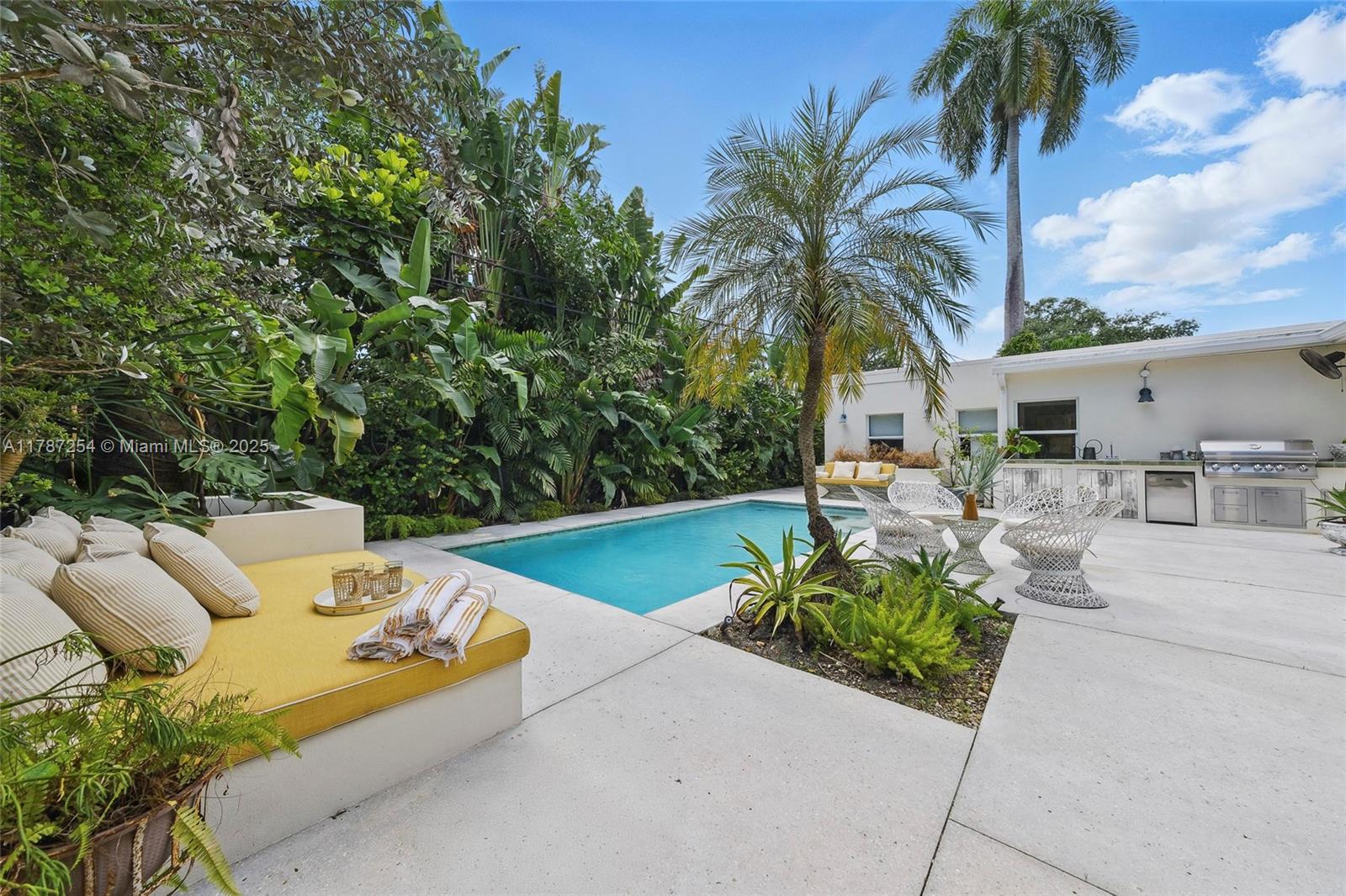 BELLE MEADE OF MIA SEC 1 - Residential