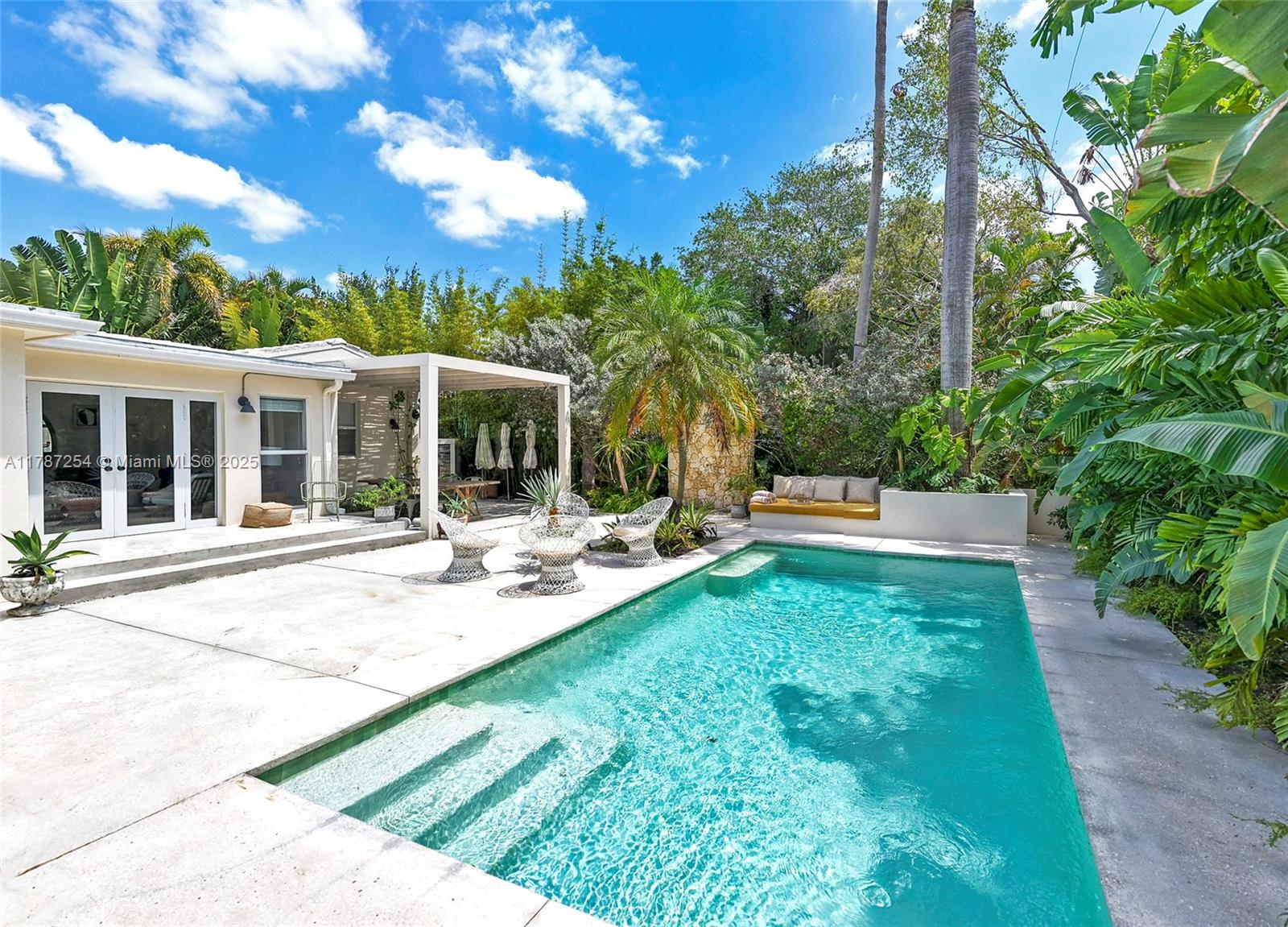 BELLE MEADE OF MIA SEC 1 - Residential