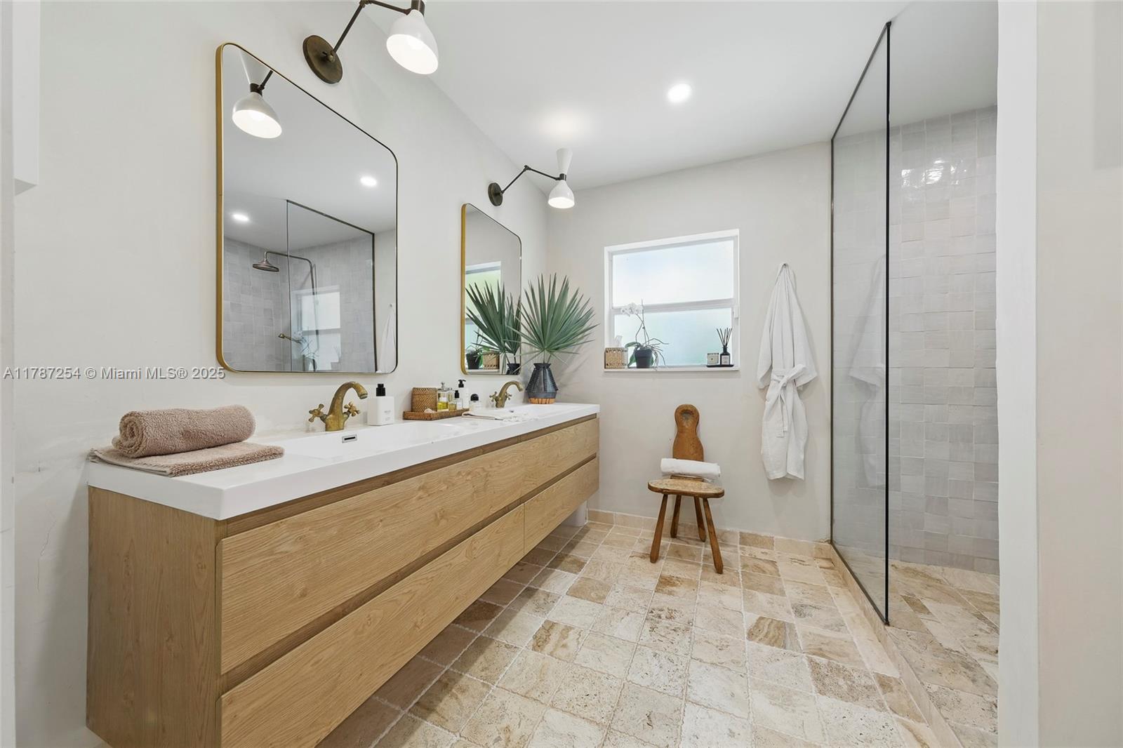 BELLE MEADE OF MIA SEC 1 - Residential