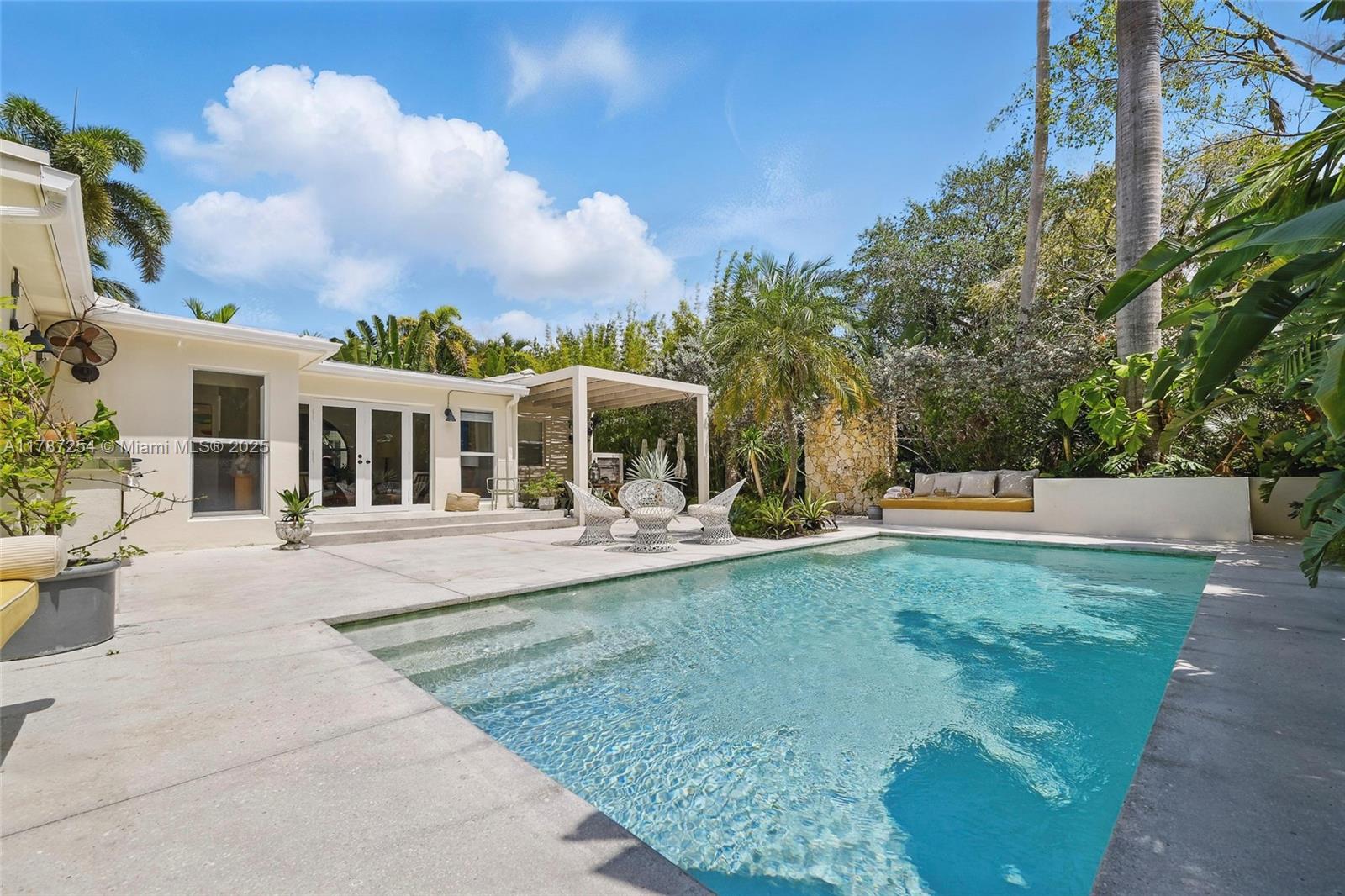 BELLE MEADE OF MIA SEC 1 - Residential