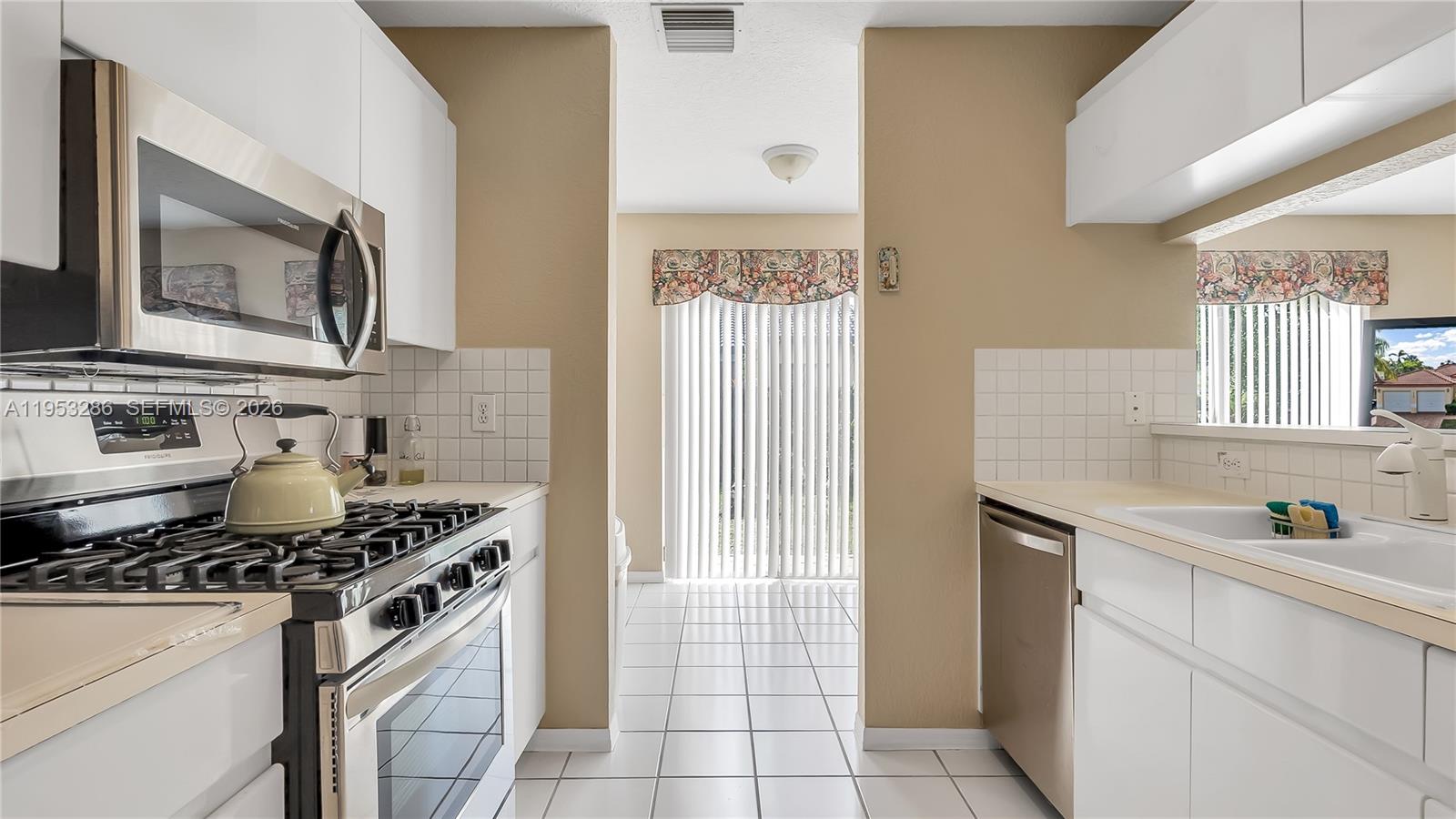 OAK CREEK - Residential