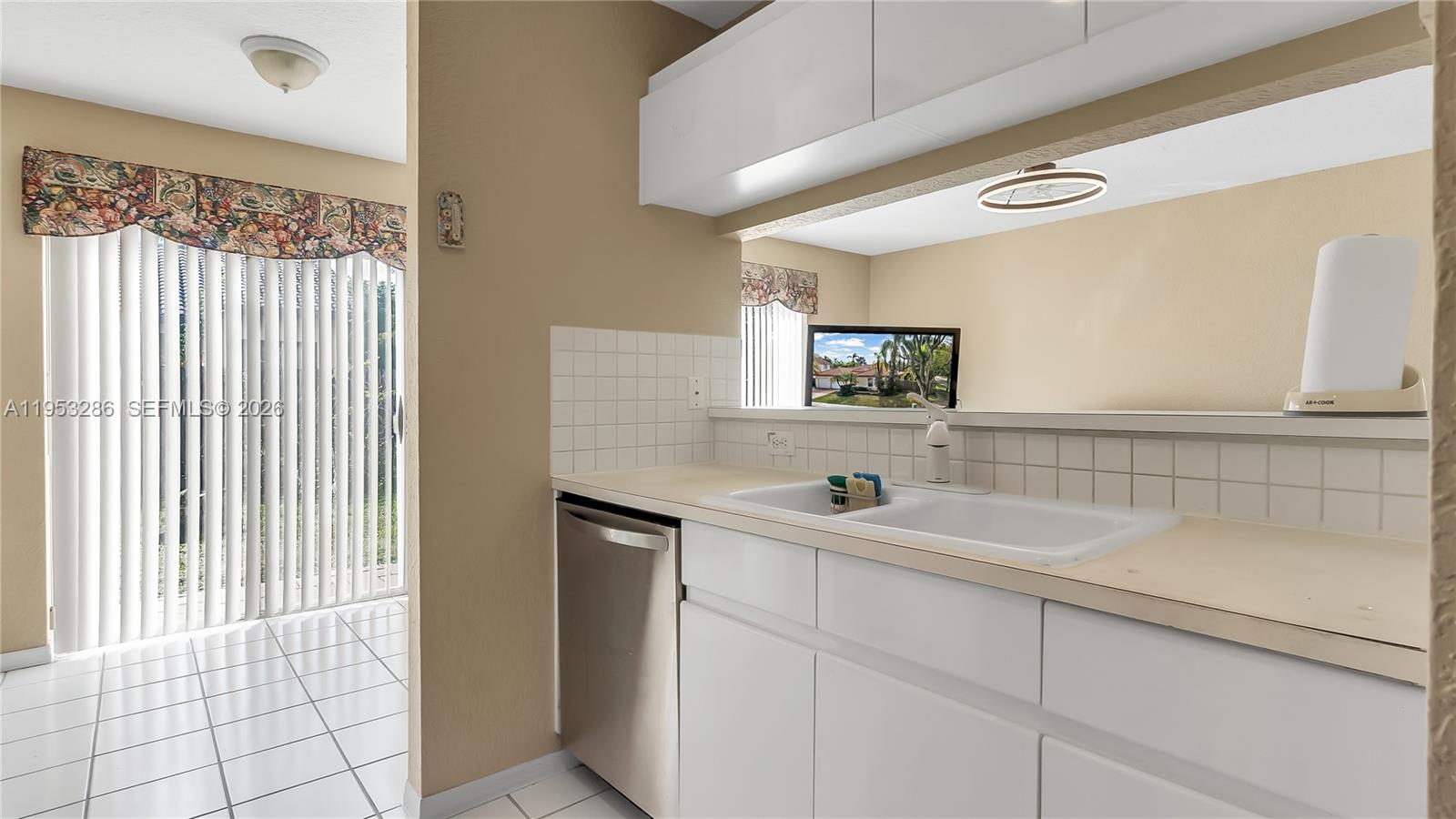 OAK CREEK - Residential