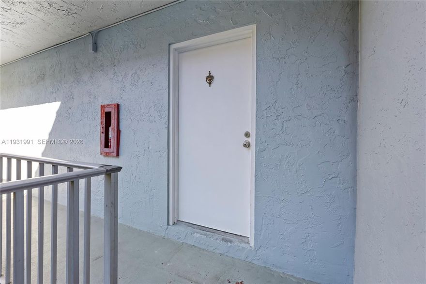 Great Apt "For Rent" - Unit #307 - 2 Bedrooms|2 Bathrooms| Well Maintained Building: Neat & Clean Apartment|
Completely renovated| Located in Central Plantation - Close to Everything! 3rd Floor Unit has Wooden floord - 2
Large Bedrooms - Walk in Closets - Kitchen w/Stainless Steel Appliances - "Ice Cold" Central A/C - Hurricane
Impact Doors and Windows - Great Living Area - Washer & Dryer Located on 1st Floor inside the Laundry/Utility
Room - Note: The Water & Trash ARE Included with Rent - Tenant Pays Electric - 2 Swimming Pools - Quick Hassle
Free Approval Process - Quick Association Approval - Read: Pets < 25lbs Okay w/$100 Pet Deposit - Available Jan 15 2026.