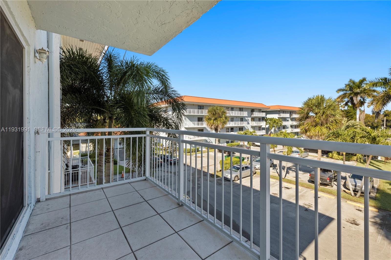 NEWPORT CONDOMINUM - Residential Lease