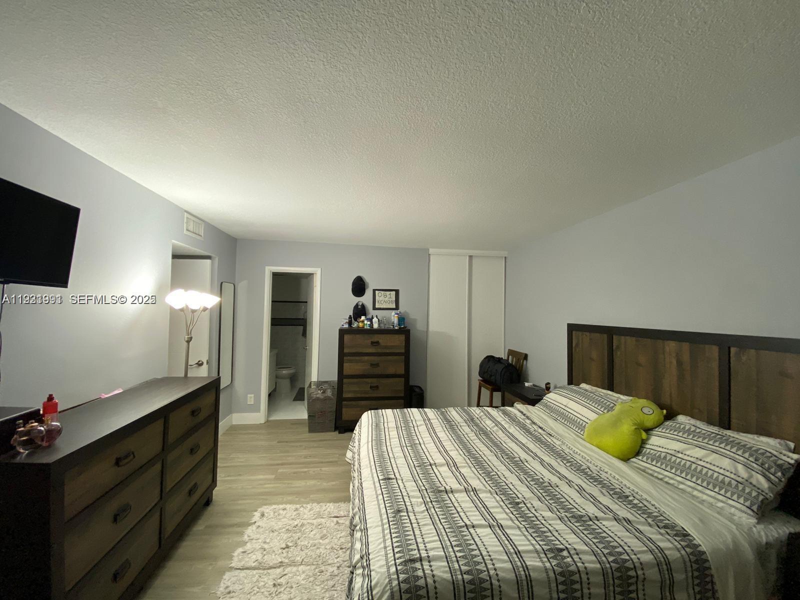 NEWPORT CONDOMINUM - Residential Lease