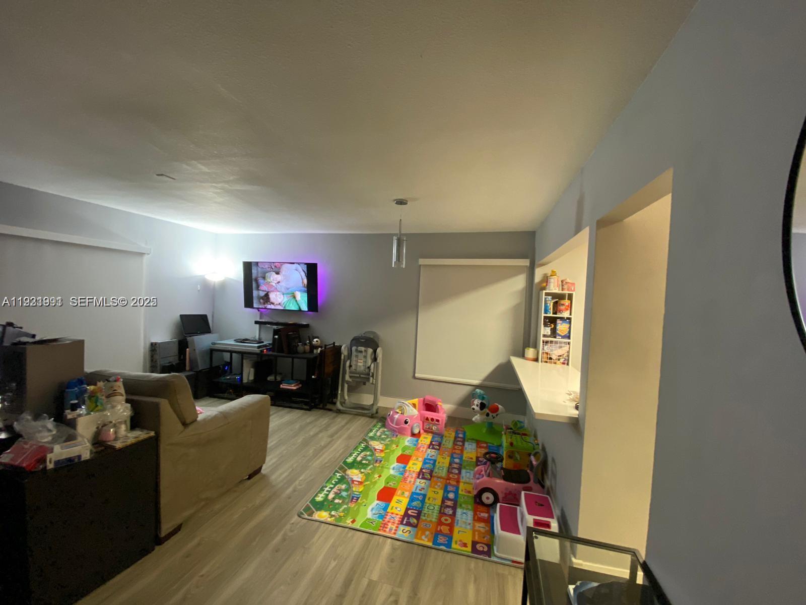 NEWPORT CONDOMINUM - Residential Lease