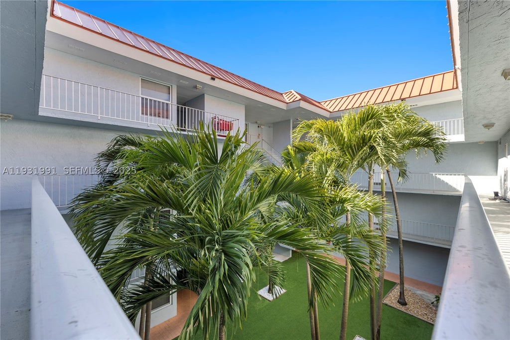 Photo of 455 S Pine Island Rd #307C, Plantation, FL 33324 (MLS # A11931991)