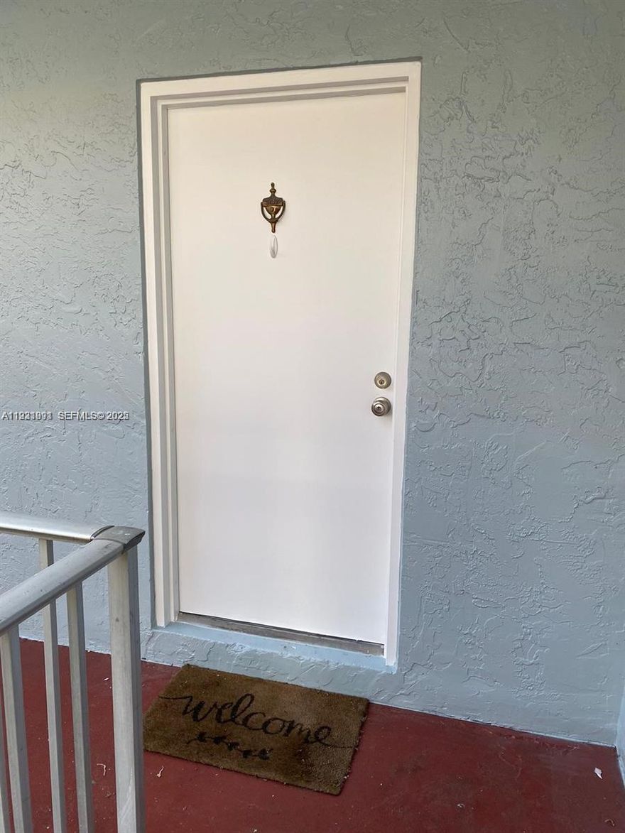 Great Apt "For Rent" - Unit #307 - 2 Bedrooms|2 Bathrooms| Well Maintained Building: Neat & Clean Apartment|
Completely renovated| Located in Central Plantation - Close to Everything! 3rd Floor Unit has Wooden floord - 2
Large Bedrooms - Walk in Closets - Kitchen w/Stainless Steel Appliances - "Ice Cold" Central A/C - Hurricane
Impact Doors and Windows - Great Living Area - Washer & Dryer Located on 1st Floor inside the Laundry/Utility
Room - Note: The Water & Trash ARE Included with Rent - Tenant Pays Electric - 2 Swimming Pools - Quick Hassle
Free Approval Process - Quick Association Approval - Read: Pets < 25lbs Okay w/$100 Pet Deposit - Available Jan 15 2026.