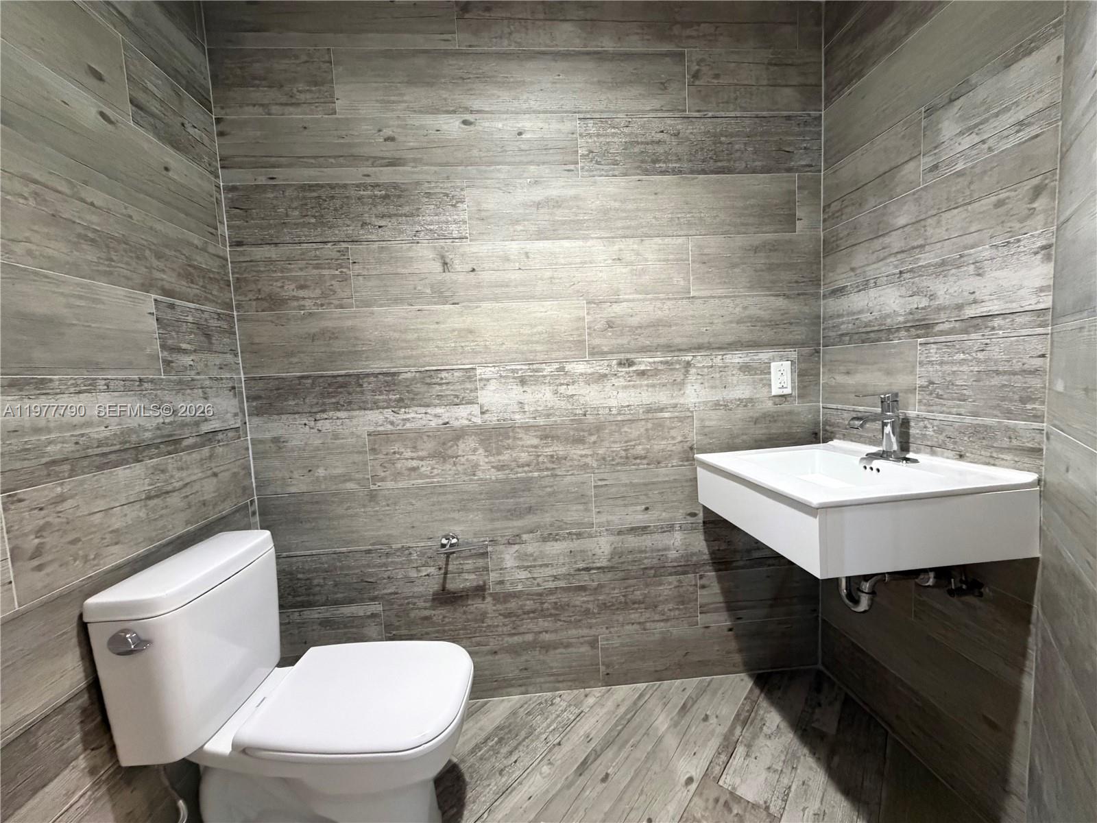 MARINA PALMS RESIDENCES S - Residential Lease